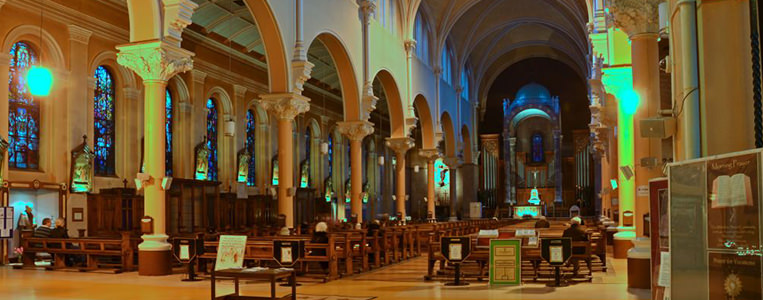 Kirchenschiff der Carmelite Church in der Whitefriar Street